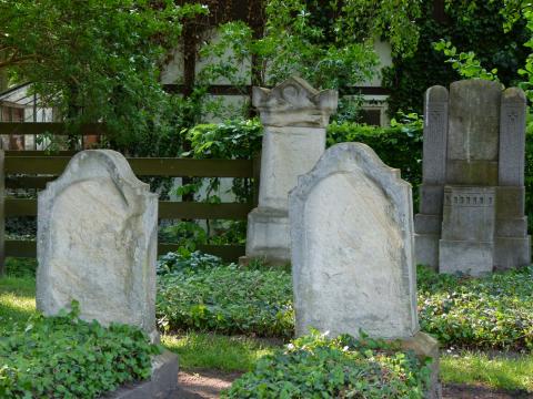 Jüdischer Friedhof an der Neumühlenstraße